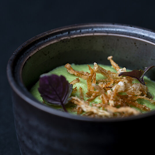 Der sechste Gang des vegetarischen Eatrenalin Menüs "Green Dimensions Exclusive" Im Raum "Umami" zeigen wir Ihnen Asiens fünfte Dimension.