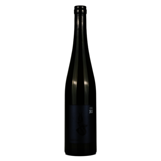 Eine Flasche des Weines "2015 C.O. Liquid Earth"